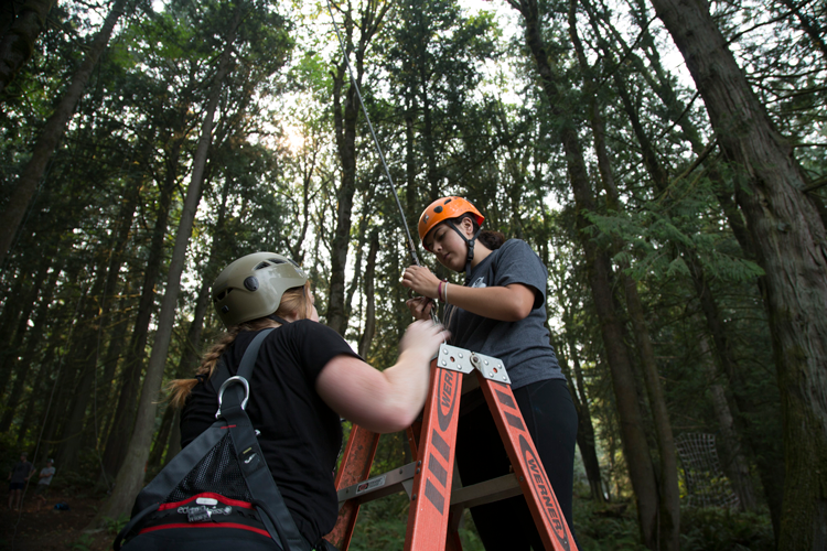 WWU students at Challenge Course